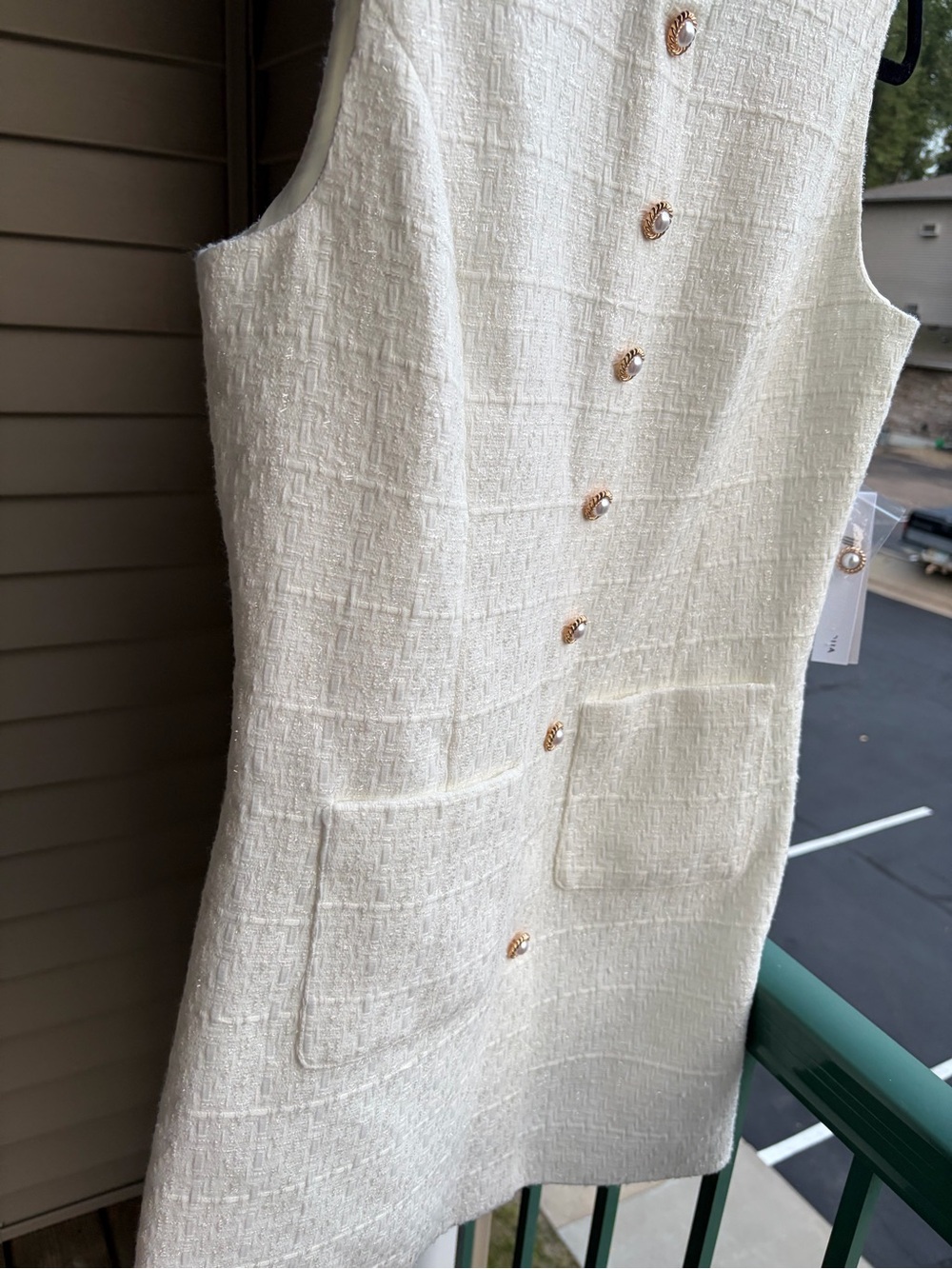 🆕🥥AQUA NWT White Tweed Mini Shift Dress Pearl Gold Buttons Pockets Size L Office - Picture 12 of 17